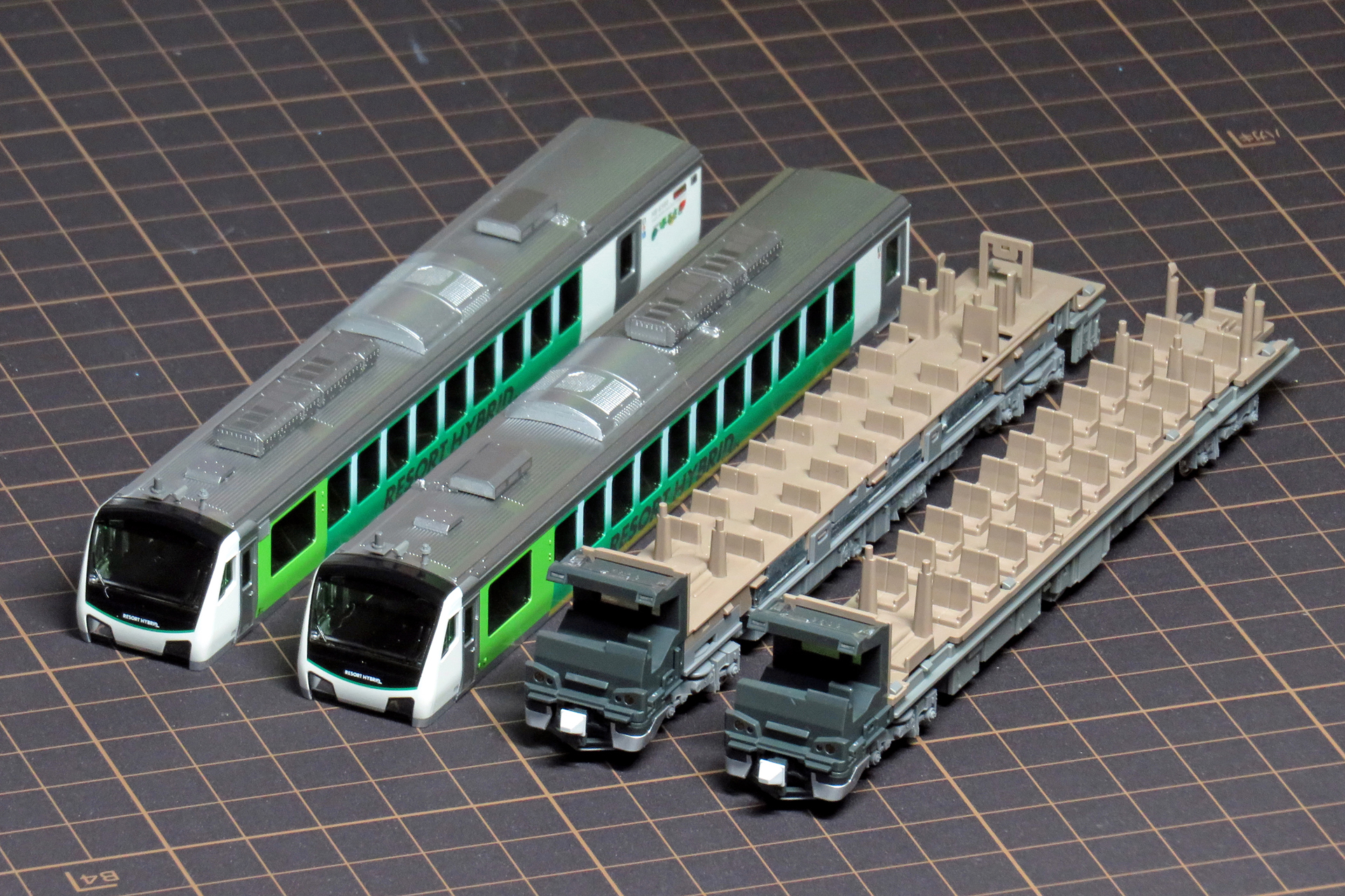 KATO HB-E300 リゾートビューふるさと 室内塗装: Railway Model Layout