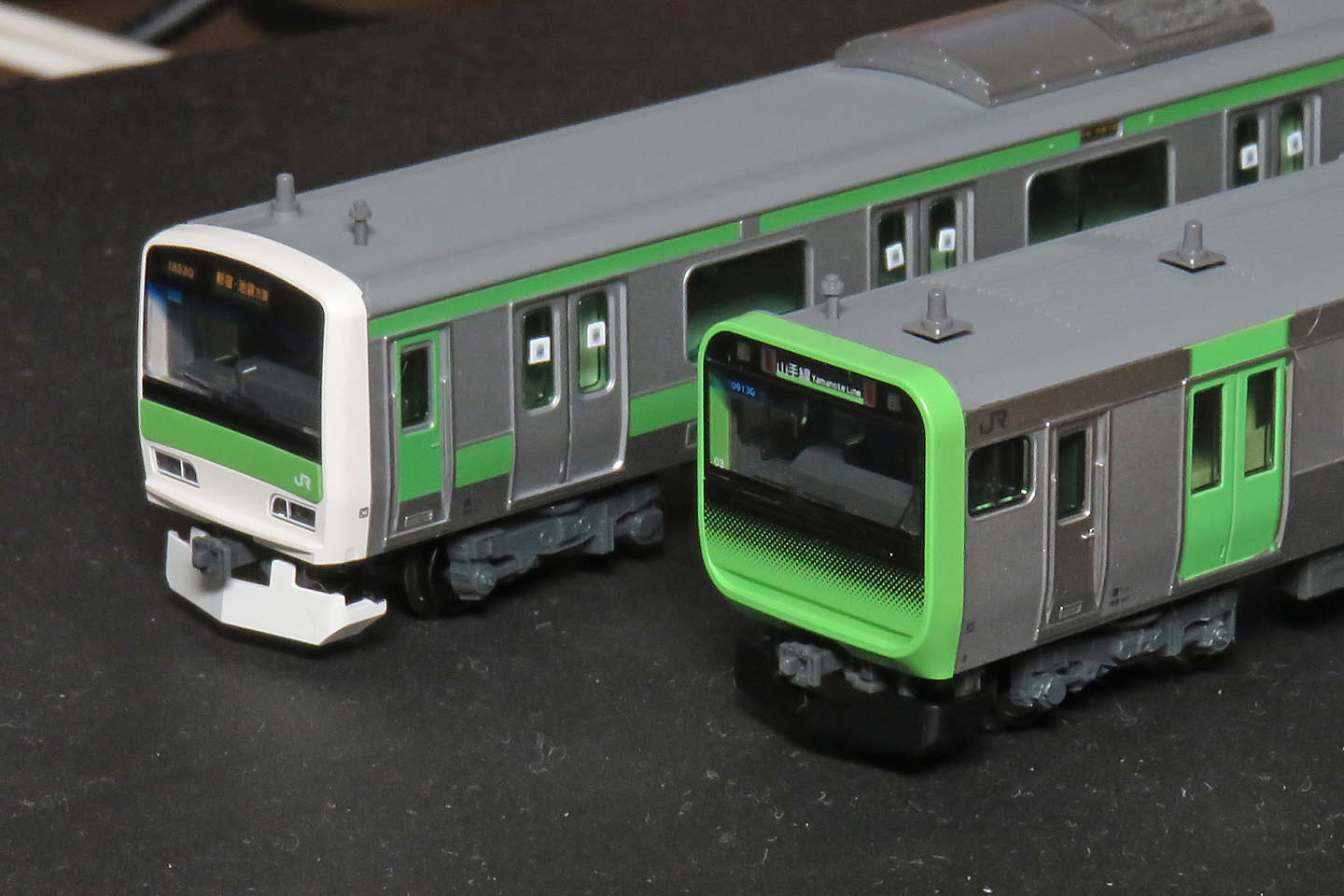 Kato 山手線e235系 室内塗装 Railway Model Layout System