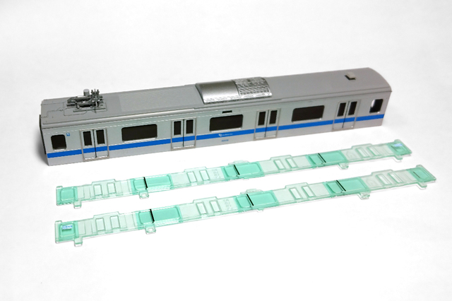 鉄道模型の窓ガラスへ着色・UVカットの再現: Railway Model